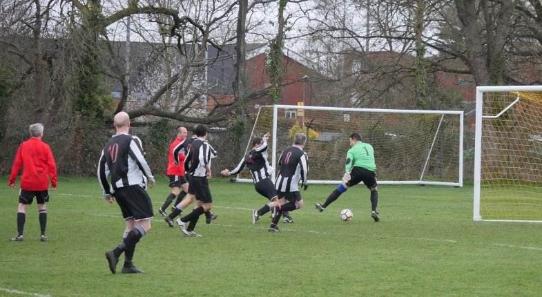 Jon Ingram scores for Vets v Tonbridge